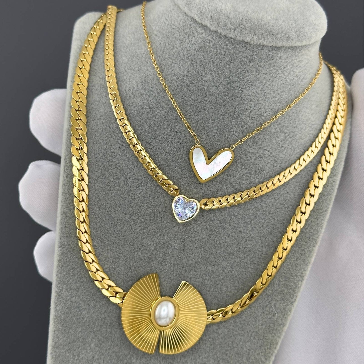 Xavelea Amour Hearts Necklace luxe Xavelea detailfoto