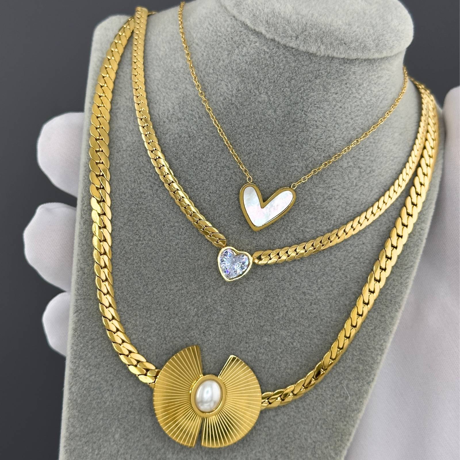 Xavelea Amour Hearts Necklace luxe Xavelea detailfoto