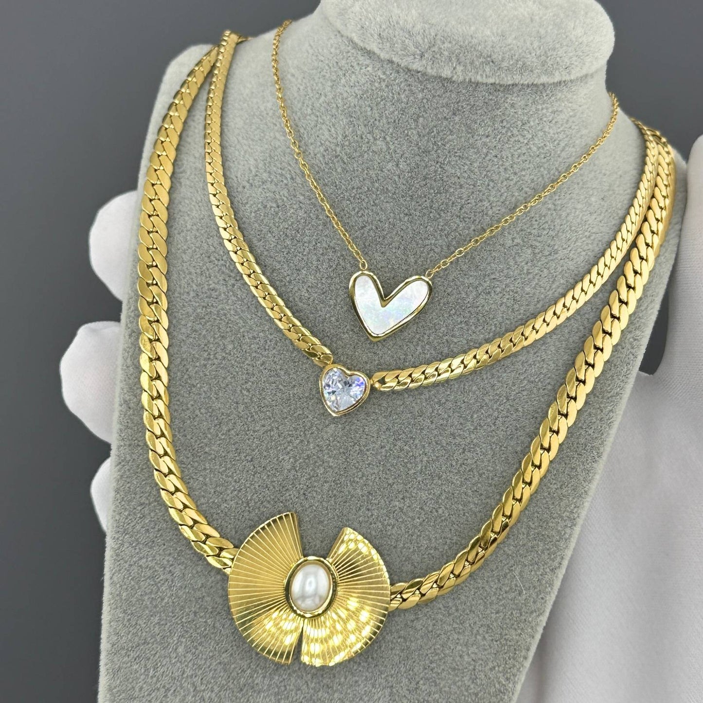 Xavelea Amour Hearts Necklace luxe Xavelea detailfoto